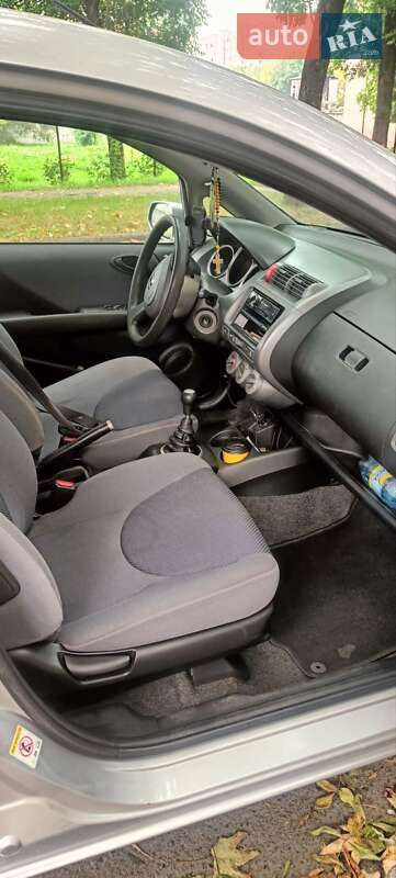 Хетчбек Honda Jazz 2006 в Буську