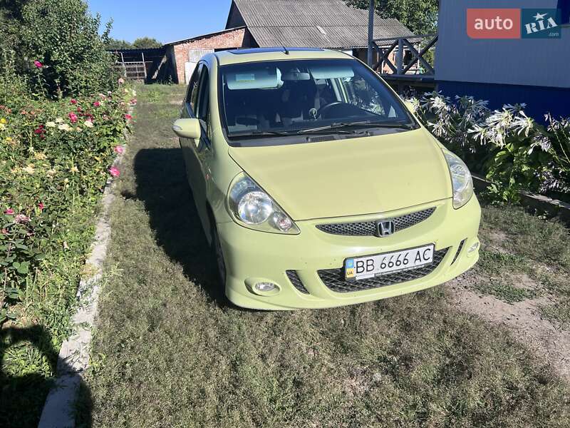 Хэтчбек Honda Jazz 2006 в Пирятине