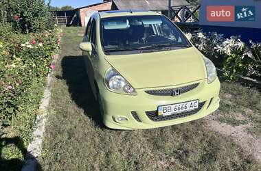 Хэтчбек Honda Jazz 2006 в  фото 4 Хэтчбек Honda Jazz 2006 в
