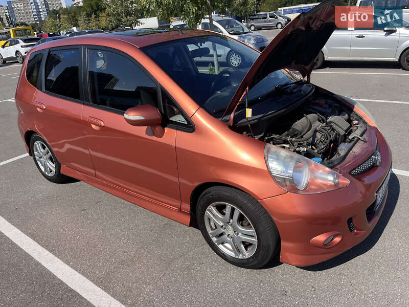 Хэтчбек Honda Jazz 2006 в Киеве