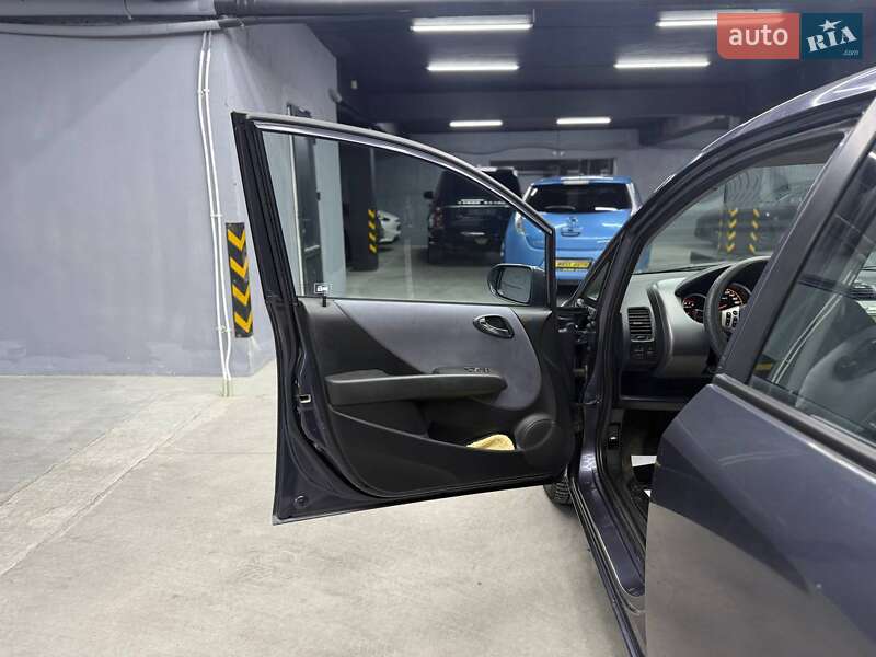 Хетчбек Honda Jazz 2007 в Чернівцях фото 24 Хетчбек Honda Jazz 2007 в Чернівцях