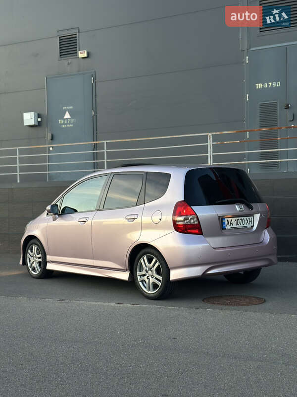 Хэтчбек Honda Jazz 2008 в Киеве