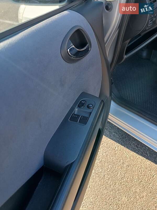 Хэтчбек Honda Jazz 2005 в Киеве фото 16 Хэтчбек Honda Jazz 2005 в Киеве