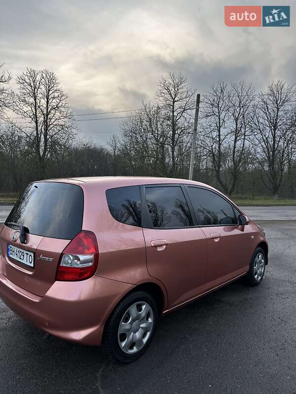 Хэтчбек Honda Jazz 2005 в Раздельной