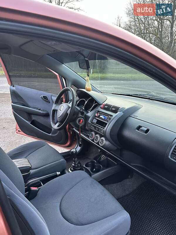 Хэтчбек Honda Jazz 2005 в Раздельной