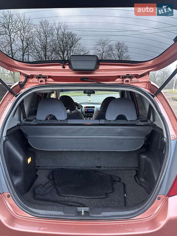 Хэтчбек Honda Jazz 2005 в Раздельной