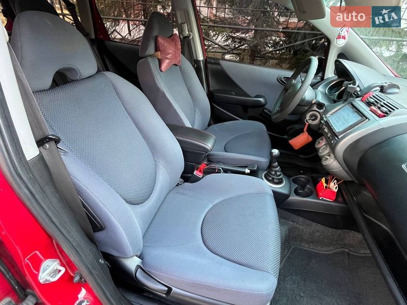 Хэтчбек Honda Jazz 2005 в Надворной