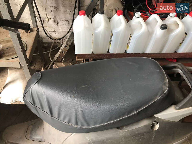 Скутер Honda Lead 100 1999 в Полтаві