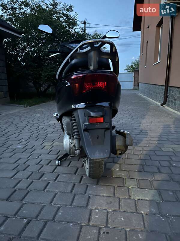 Макси-скутер Honda Lead 110 JF-19 2012 в Сарнах фото 6 Макси-скутер Honda Lead 110 JF-19 2012 в Сарнах