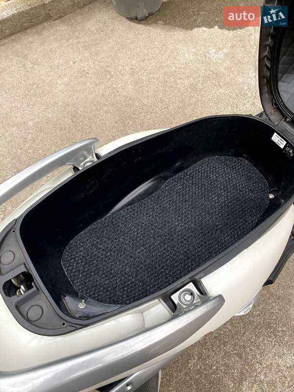 Скутер Honda Lead 110 JF-19 2010 в Кропивницькому фото 6 Скутер Honda Lead 110 JF-19 2010 в Кропивницькому