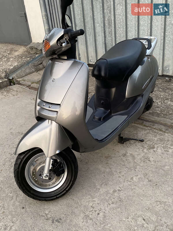 Мопеды Honda Lead 50 AF 48 2000 в Умани