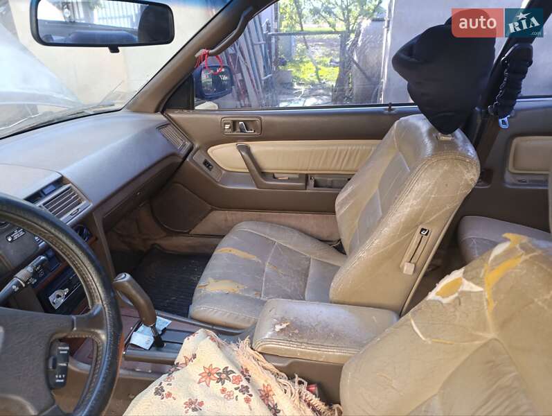 Купе Honda Legend 1991 в Чернівцях