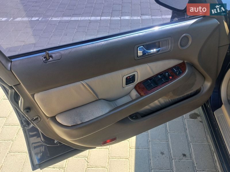 Седан Honda Legend 2000 в Львове