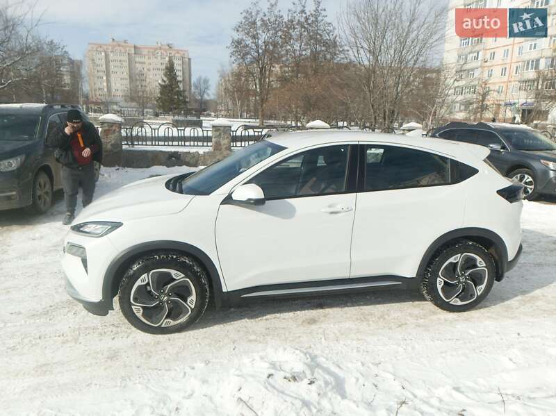 Внедорожник / Кроссовер Honda M-NV 2023 в Каменец-Подольском