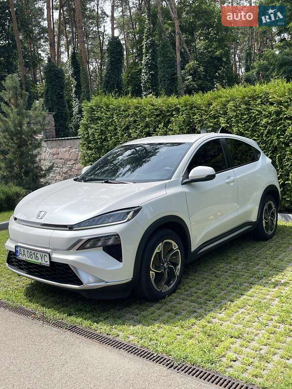 Honda M-NV 2024