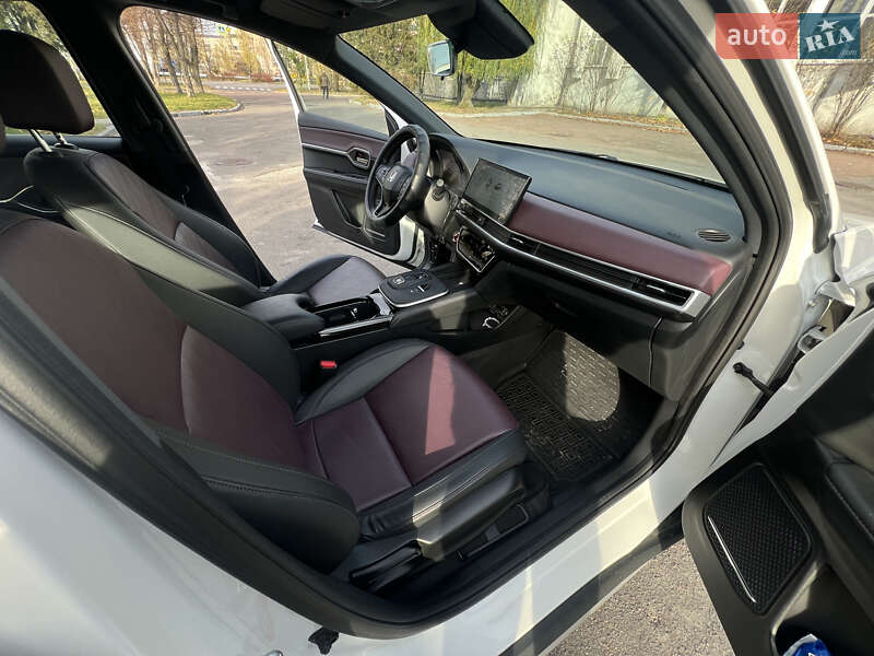 Внедорожник / Кроссовер Honda M-NV 2024 в Обухове