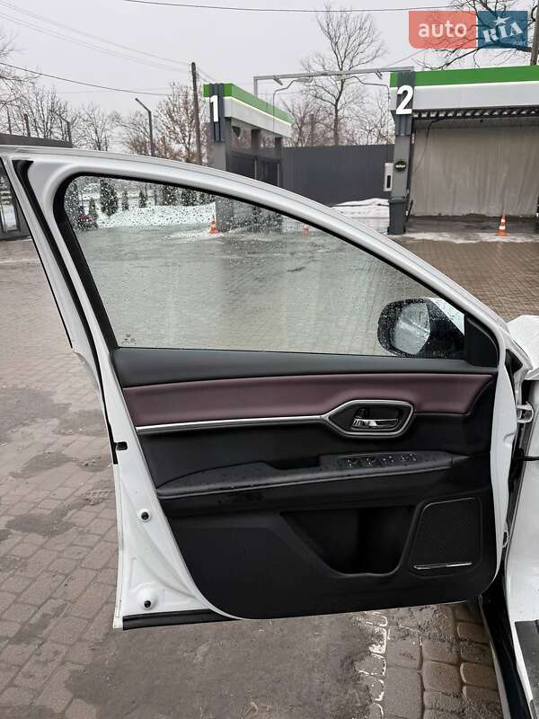 Внедорожник / Кроссовер Honda M-NV 2024 в Харькове