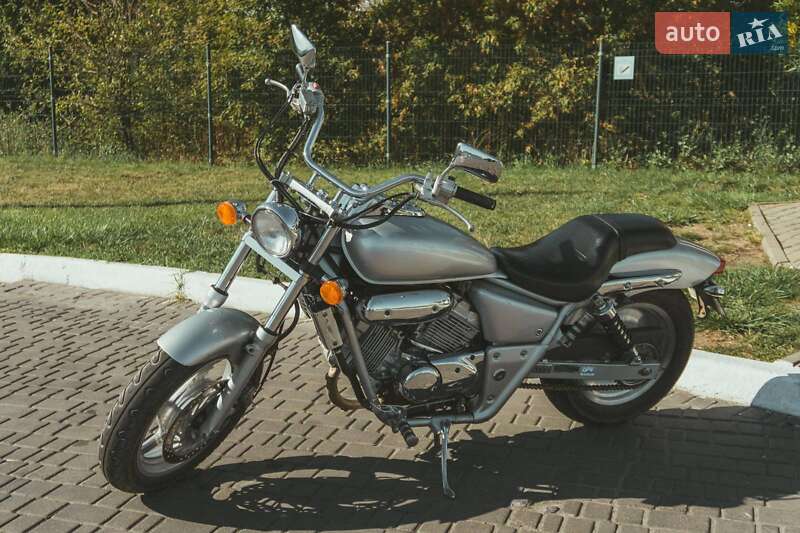 Мотоцикл Круизер Honda Magna 250 2001 в  фото Мотоцикл Круизер Honda Magna 250 2001 в