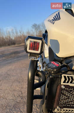 Мотоцикл Без обтекателей (Naked bike) Honda NC 700S 2012 в 