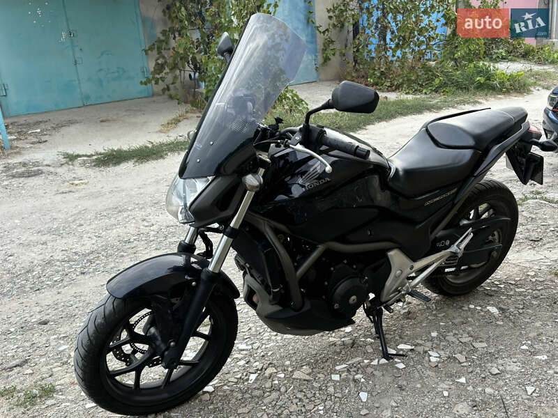 Мотоцикл Туризм Honda NC 700S 2013 в Южному
