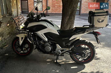 Мотоцикл Спорт-туризм Honda NC 700X 2014 в 