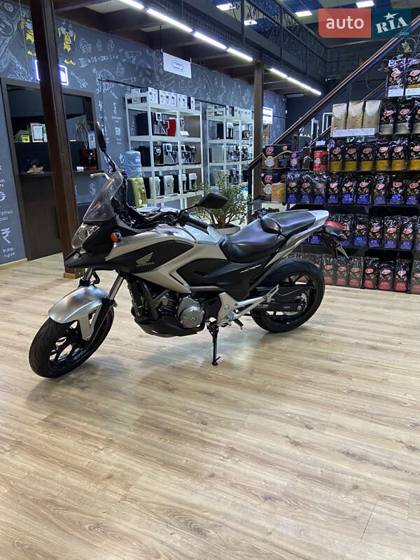 Мотоцикл Туризм Honda NC 700XA 2013 в 