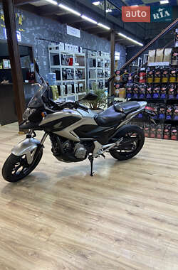 Мотоцикл Туризм Honda NC 700XA 2013 в 