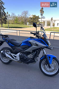 Мотоцикл Туризм Honda NC 750X 2016 в 