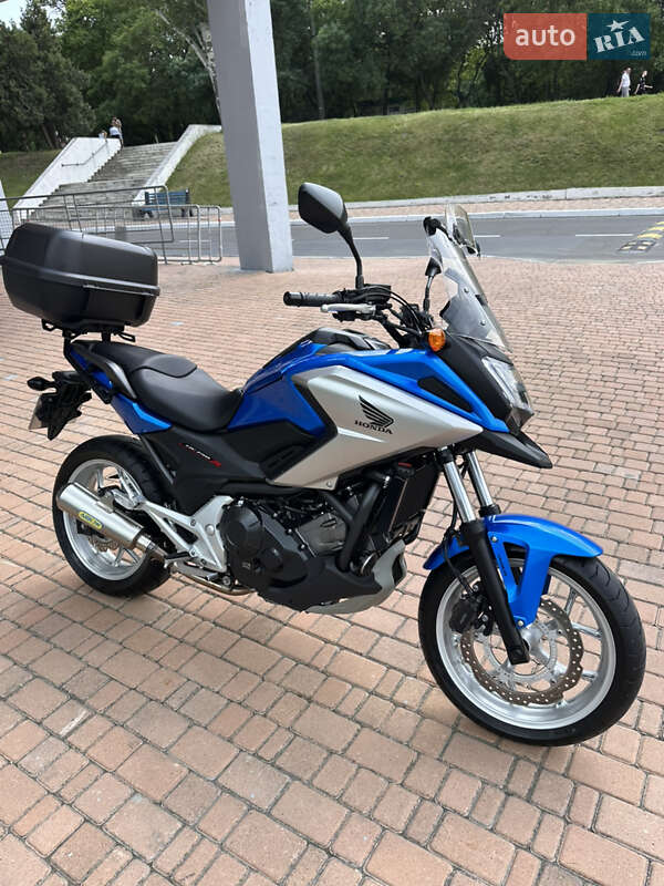 Мотоцикл Туризм Honda NC 750X 2016 в 
