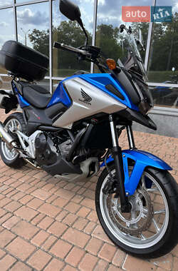 Мотоцикл Туризм Honda NC 750X 2016 в 