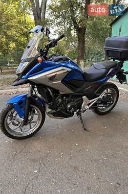 Мотоцикл Туризм Honda NC 750X 2016 в 