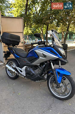 Мотоцикл Туризм Honda NC 750X 2016 в 