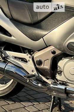 Мотоцикл Туризм Honda NT 650V Deauville 2004 в 