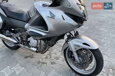 Мотоцикл Туризм Honda NT 700V 2010 в 