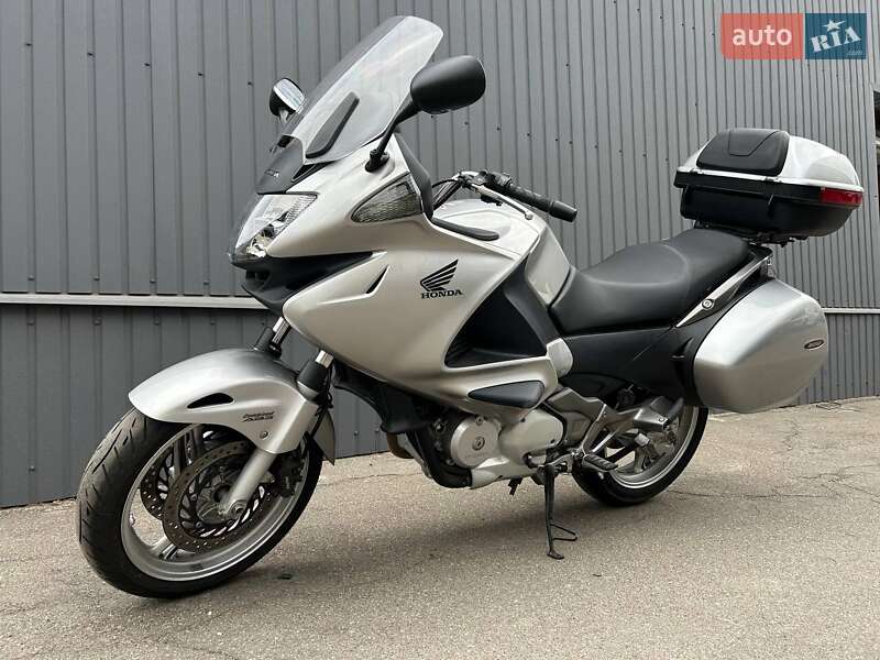 Мотоцикл Туризм Honda NT 700V 2011 в 