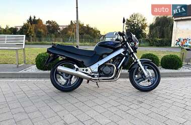 Мотоцикл Классік Honda NTV 650 (Revere) 1993 в 