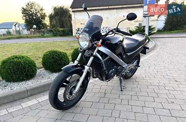 Мотоцикл Классік Honda NTV 650 (Revere) 1993 в 
