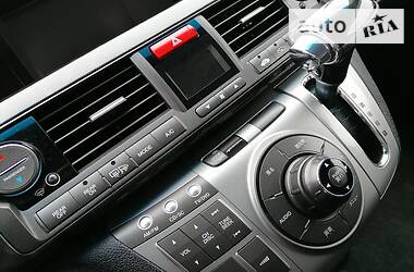 Минивэн Honda Odyssey 2011 в 