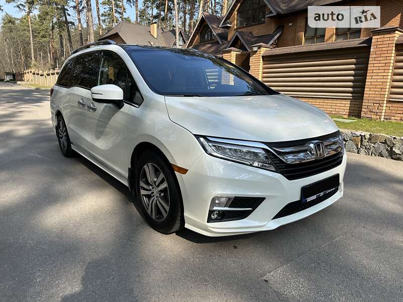 Минивэн Honda Odyssey 2019 в Киеве