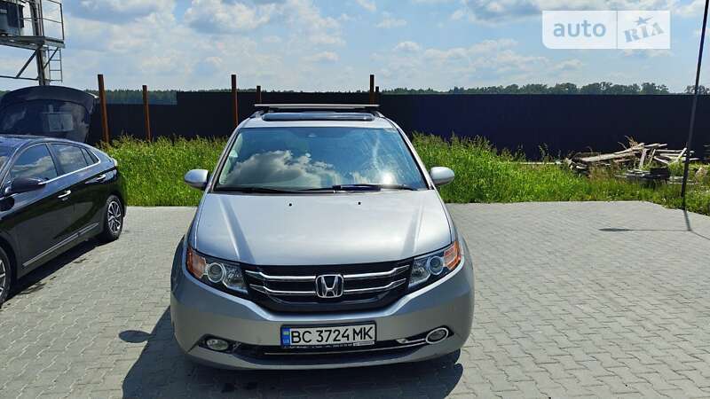 Минивэн Honda Odyssey 2016 в Львове