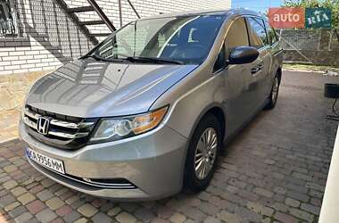 Минивэн Honda Odyssey 2016 в 