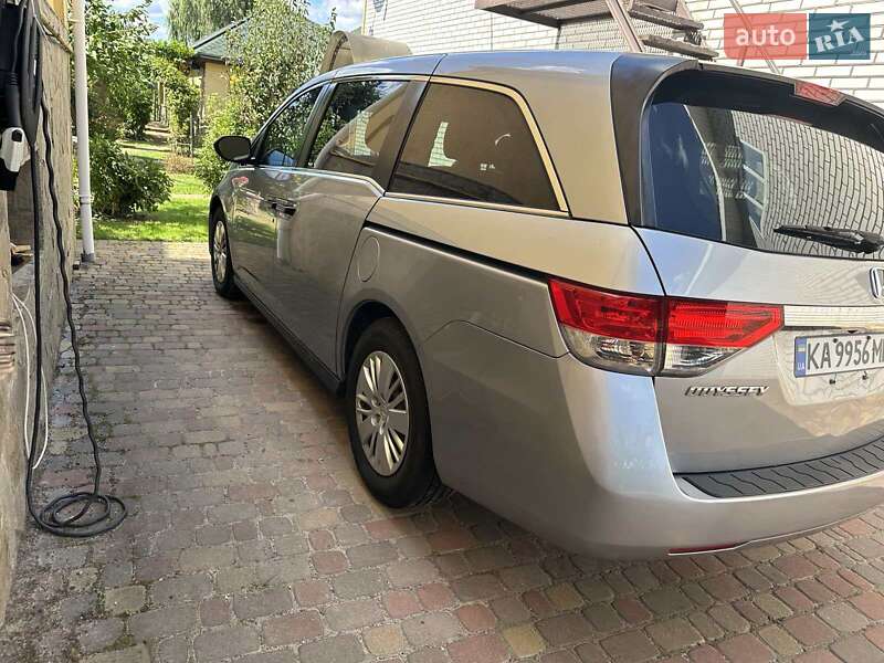 Мінівен Honda Odyssey 2016 в Києві