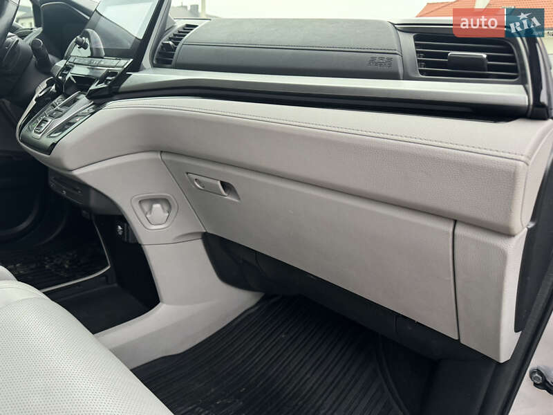 Мінівен Honda Odyssey 2017 в Рівному
