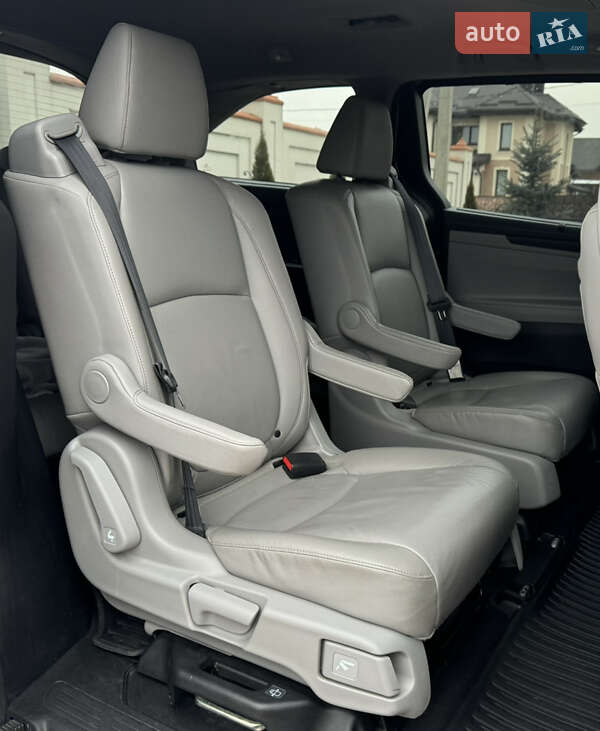 Мінівен Honda Odyssey 2017 в Рівному