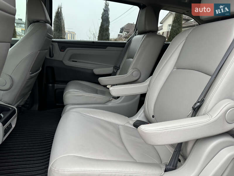 Мінівен Honda Odyssey 2017 в Рівному