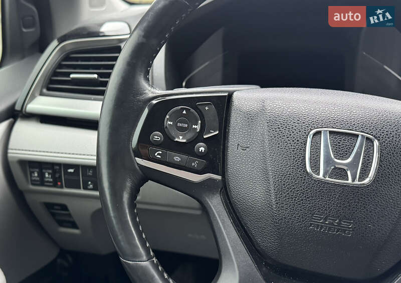 Мінівен Honda Odyssey 2017 в Рівному