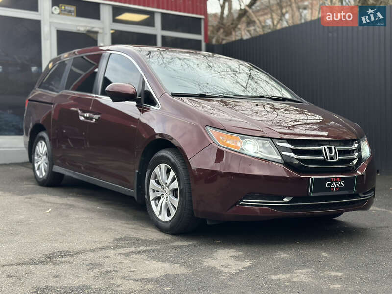 Мінівен Honda Odyssey 2014 в 