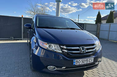 Минивэн Honda Odyssey 2015 в 