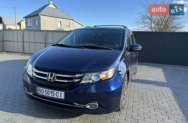 Минивэн Honda Odyssey 2015 в 