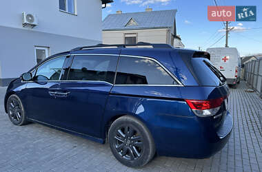 Минивэн Honda Odyssey 2015 в 